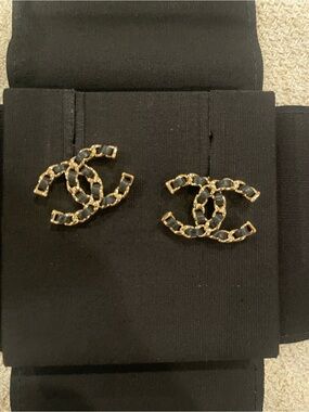 Chanel CC earrings - new in box